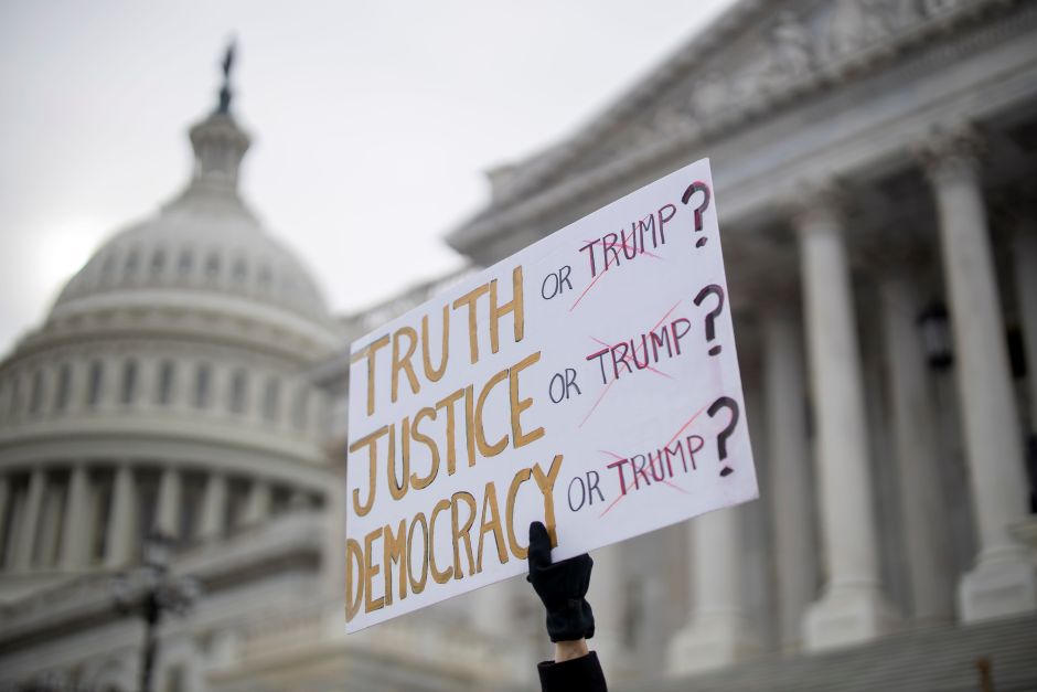 Demócratas cierran su alegato contra Trump en el juicio político