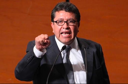 Senadores de Morena buscan regular cargos de boletos por internet
