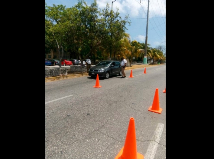 Mara a través de Tránsito reparten cubrebocas gratis en las calles de Cancún