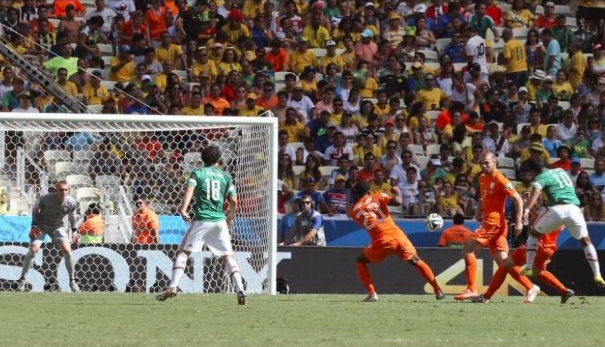 Gol Leyenda: Gol de Gio dos Santos vs Holanda en Brasil 2014 (Video)