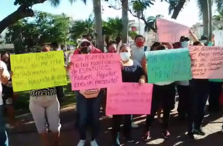 Se manifiestan viudas de taxistas contra sindicato en Playa Del Carmen