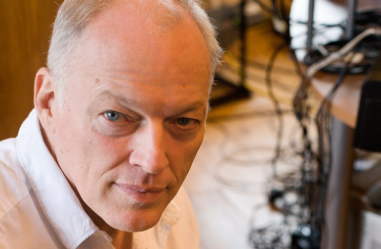 David Gilmour interpreta «Need Your Love So Bad» con grabaciones inéditas de Peter Green