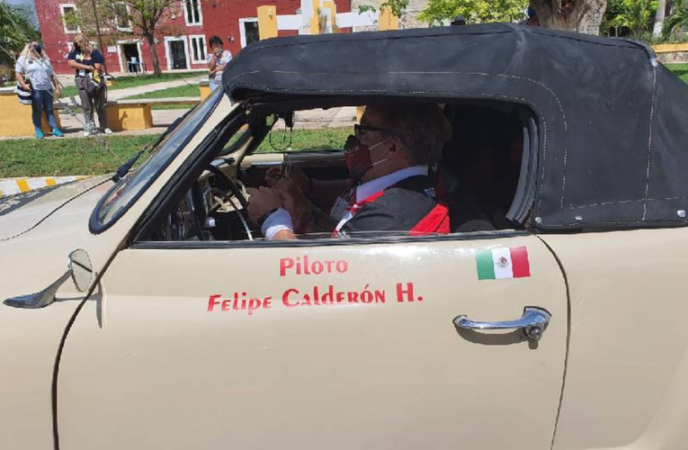 Daños a vehículo que conducía Felipe Calderón se registran fuera de competencia