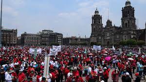 Marchan en CDMX por el Día Internacional del Trabajo