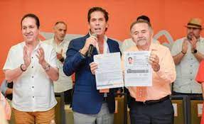 Roberto Palazuelos se afilia a MC; busca candidatura al Senado