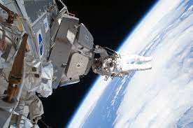 La basura espacial altera (otra vez) los planes de los astronautas de la Estación Espacial Internacional
