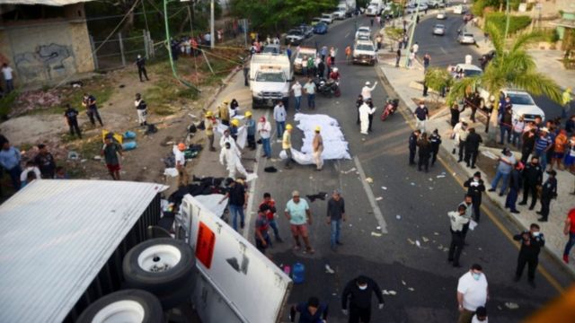 Accidente en Chiapas: al menos 55 muertos tras volcar en México un camión que transportaba migrantes centroamericanos