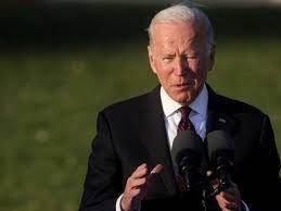 Biden enfrentará rechazo a reglas de autos eléctricos en cumbre con México y Canadá