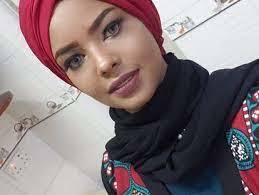 La modelo yemení Entesar al Hammadi, condenada a cinco años de cárcel por desafiar la moral de los Huthi