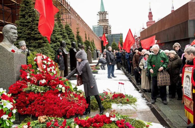 Rusia ilegaliza Memorial, la ONG que investiga los crímenes de Stalin