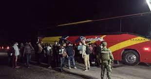 Rescatan a 35 migrantes cubanos en Campeche