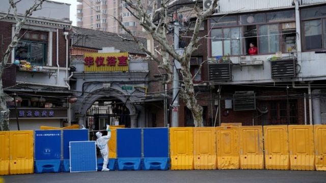 Covid-19: China ordena el confinamiento de la megaurbe de Shanghái por el aumento de casos