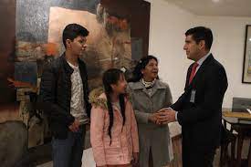 Gobierno de México recibe a familia del expresidente de Perú