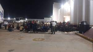 México: hallados en un camión abandonado 103 menores migrantes que viajaban sin compañía