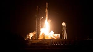 Mira el lanzamiento histórico de SpaceX Crew-4 hacia la Estación Espacial Internacional