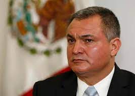 El exsecretario de Seguridad de México "traicionó" a su país, dice fiscalía