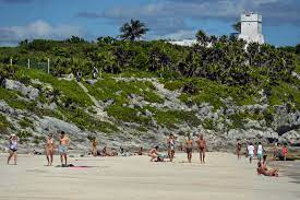 Autoridades e IP de Quintana Roo alertan a turistas sobre consumo de drogas