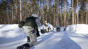 Los finlandeses aguardan el ingreso en la OTAN entre el alivio y el temor a la represalia