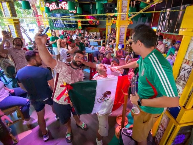 Restauranteros de la Riviera Maya registran buena afluencia por el Mundial de Futbol