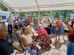 Adultos mayores sufren por retraso en cobro de la ‘Pensión del Bienestar’ en Playa del Carmen