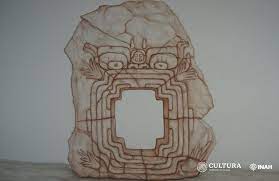México recupera monumento olmeca de 2,500 años de antigüedad