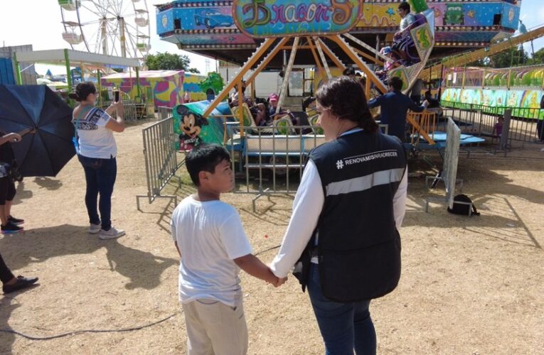 Niñas y niños del CRIM se divierten en la Feria de Playa del Carmen