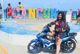 Luna Viajera, la mujer que recorre México en moto, llegó a Cancún