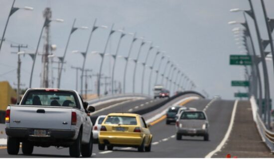 Alerta en Playa del Carmen por el mal estado del puente vehicular