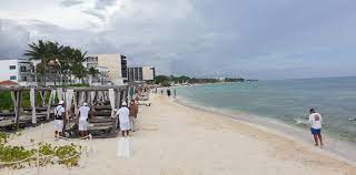 Playa del Carmen: Hilton quita los camastros de la arena tras quejas