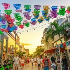 ¿Por qué es famosa la 5ta avenida Playa del Carmen para conocer y vivir?