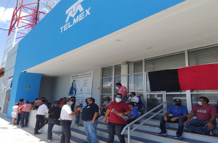 Usuarios en Playa del Carmen no son atendidos gracias a huelga en Telmex