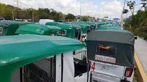 Mototaxistas de Playa del Carmen protestan contra acciones de Imoveqroo