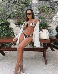 Camila Homs se puso la bikini más chiquita de todas y poso en Playa del Carmen