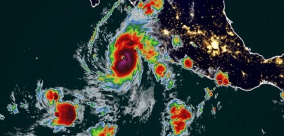 México | Alerta ante la llegada del huracán Orlene