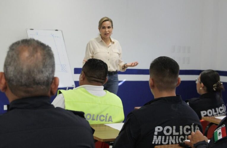﻿*La presidenta municipal Lili Campos capacita a elementos policiales en ética*