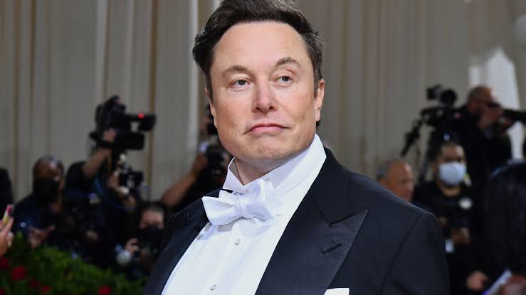 Demanda a Elon Musk por deuda de 136 mil 250 dólares