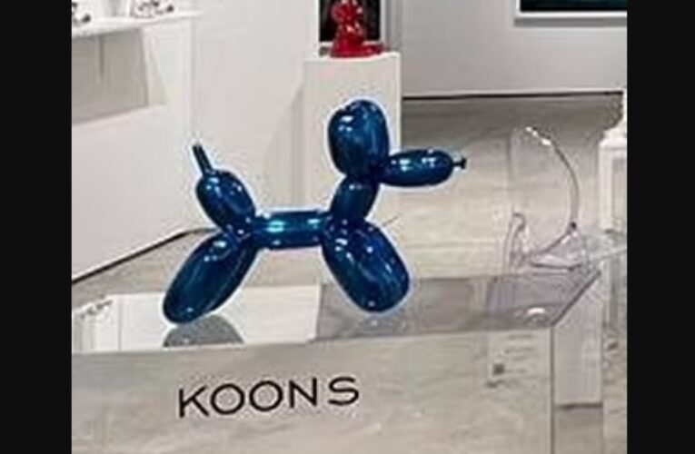 Mujer rompe escultura de Jeff Koons valuada en 42 mil dólares
