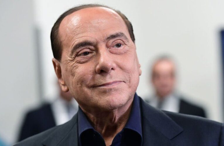 Absuelven a Berlusconi por corrupción en supuestos sobornos