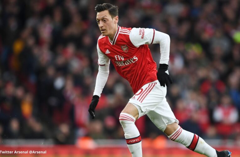 Mesut Özil, futbolista alemán, anunció su retiro