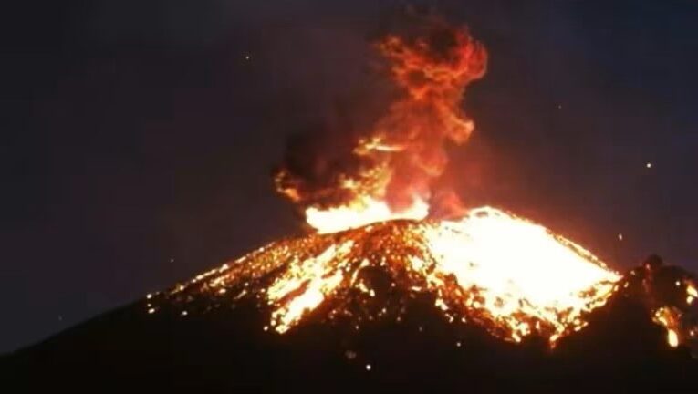 El Popocatépetl registra 235 exhalaciones en 24 horas