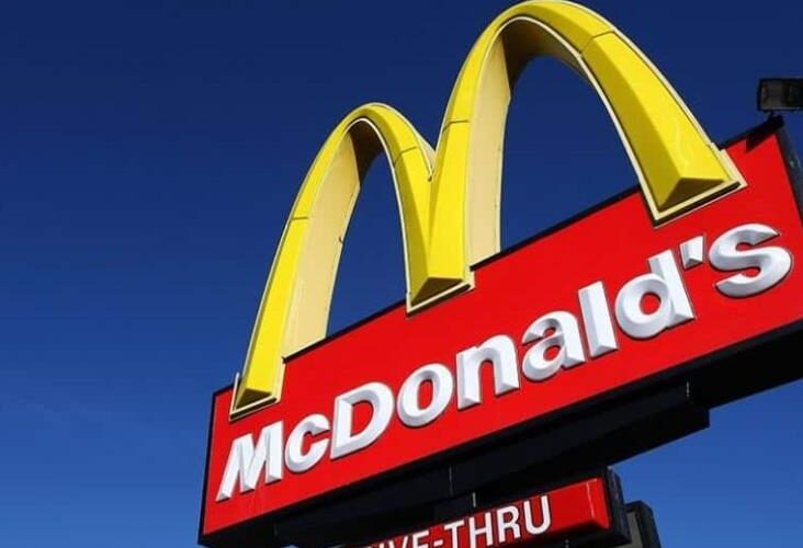 McDonald's cierra temporalmente sus oficinas en EU mientras prepara despidos