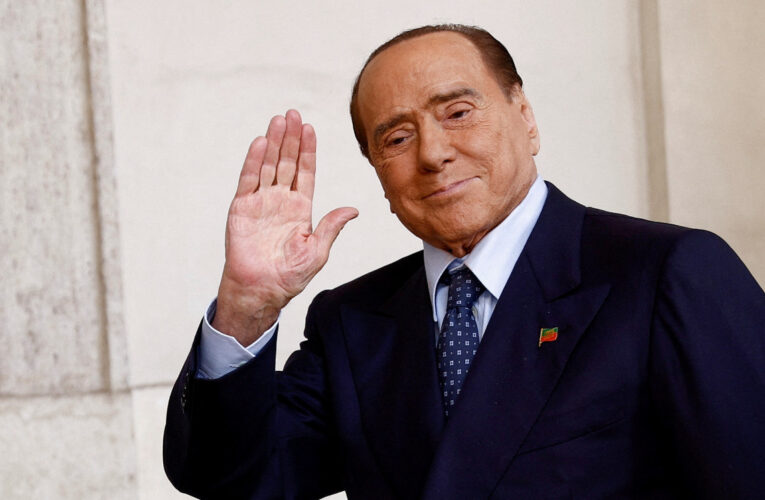 Hospitalizan a Berlusconi por problemas cardiovasculares