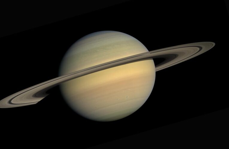 ¡Impactante revelación de la NASA! Los anillos de Saturno se están esfumando frente a nuestros ojos