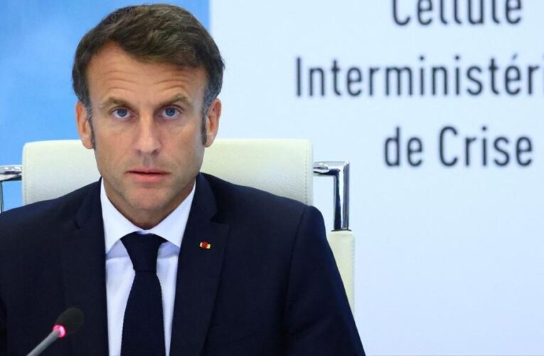 Macron señala a TikTok y los videojuegos como los culpables detrás de las caóticas manifestaciones en Francia.