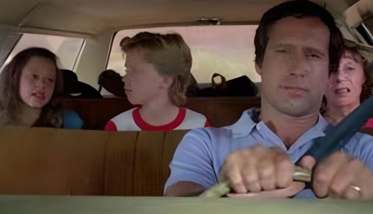 Una de las comedias más memorables de los 80 cumple 40 años de su estreno y ya se puede ver en HBO Max: chifladuras familiares en la carretera con un gran Chevy Chase