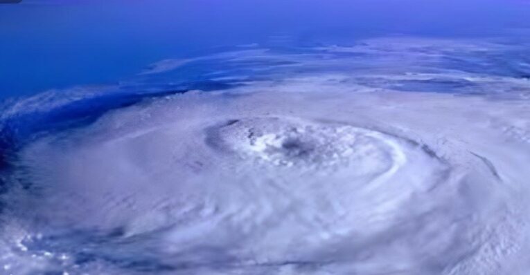 Tres ciclones seguidos se activarán en México: Fernanda, Greg y Hilary, ¿cuándo llegan?