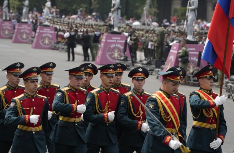 López Obrador defiende participación de militares rusos en desfile por independencia de México