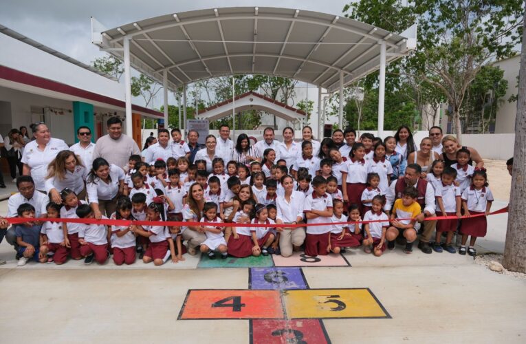 Inaugura Mara Lezama Arco Techo en preescolar “Hermenegildo Galeana” en Paraíso Maya
