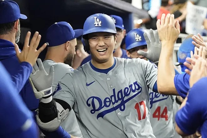 Shohei Ohtani evita cirugía y será titular en el Juego 3 de la Serie Mundial entre Dodgers y Yankees