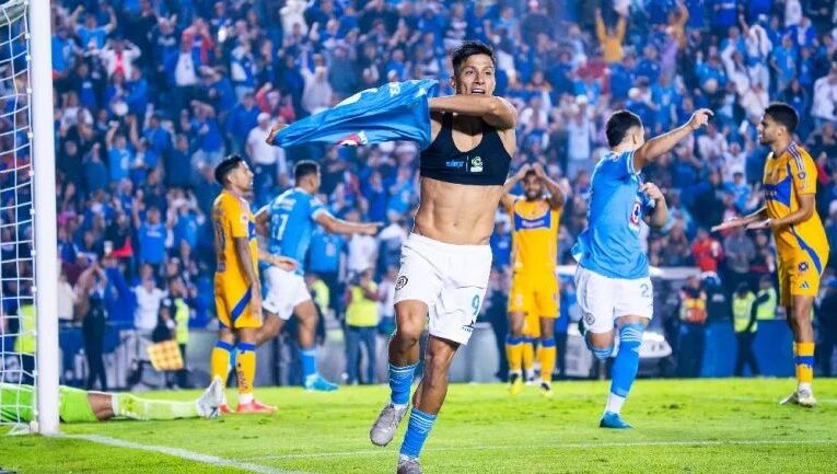 Cruz Azul empata 1-1 contra Tigres y logra 42 puntos en el Apertura 2024